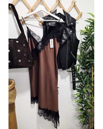 Vestido Asimétrico / Puntilla Marrón