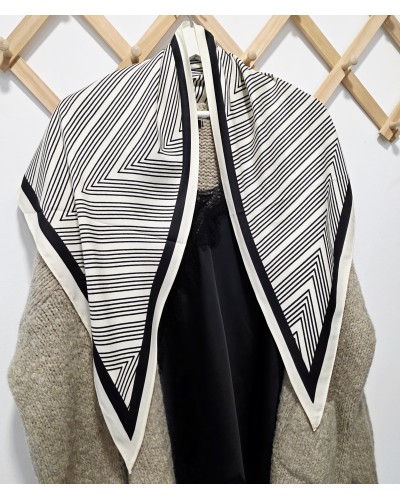 Pañuelo Rayas Negro