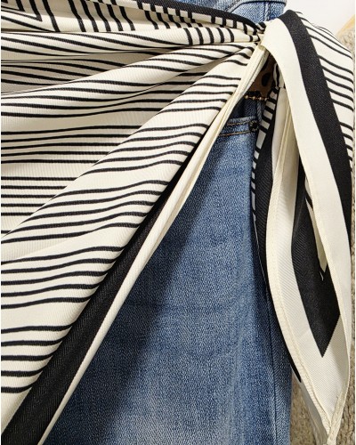 Pañuelo Rayas Negro