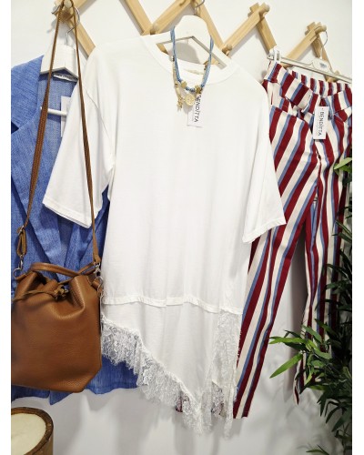 Camiseta Puntilla Asimétrica / Blanco