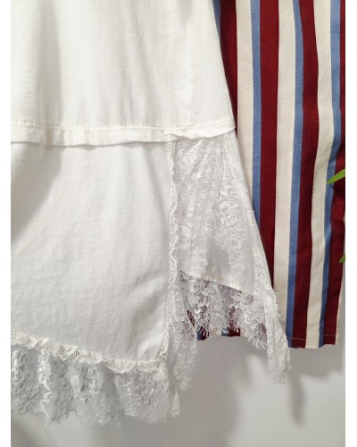 Camiseta Puntilla Asimétrica / Blanco