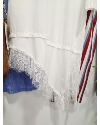 Camiseta Puntilla Asimétrica / Blanco