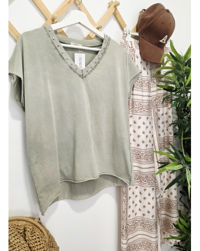Camiseta Pico / Tachas Verde