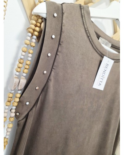 Vestido Pico / Tachas Marrón